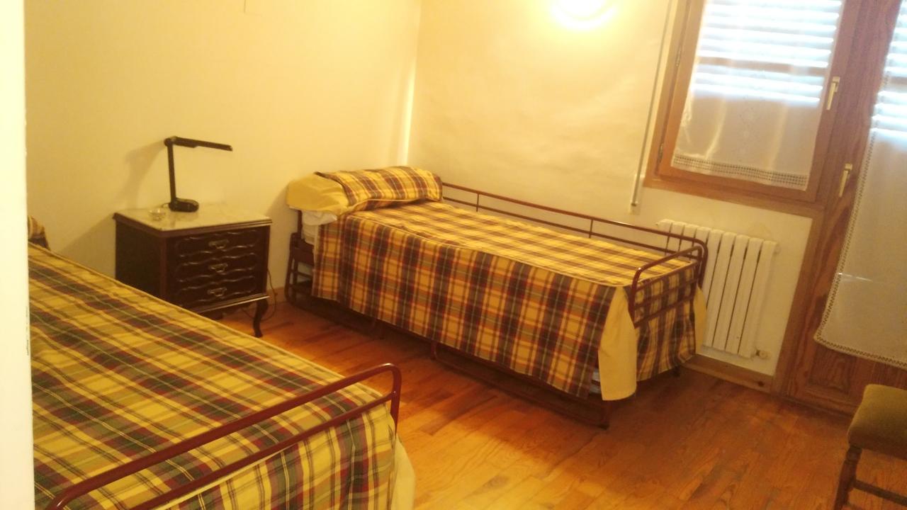 Bilanayur Hotel Alberuela de la Liena Eksteriør billede